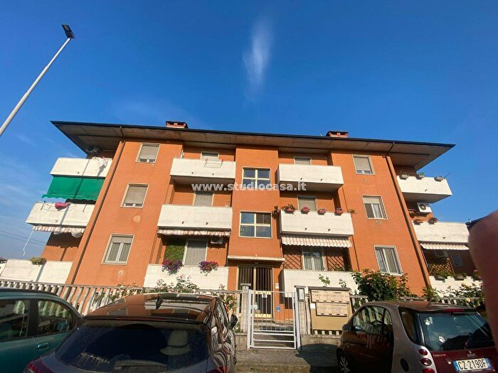 Appartamento trilocale in vendita in Via Liguria, Filighera