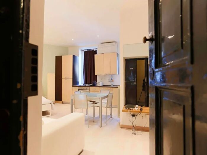 Appartamento monolocale in affitto in Ripa di Porta Ticinese, Milano