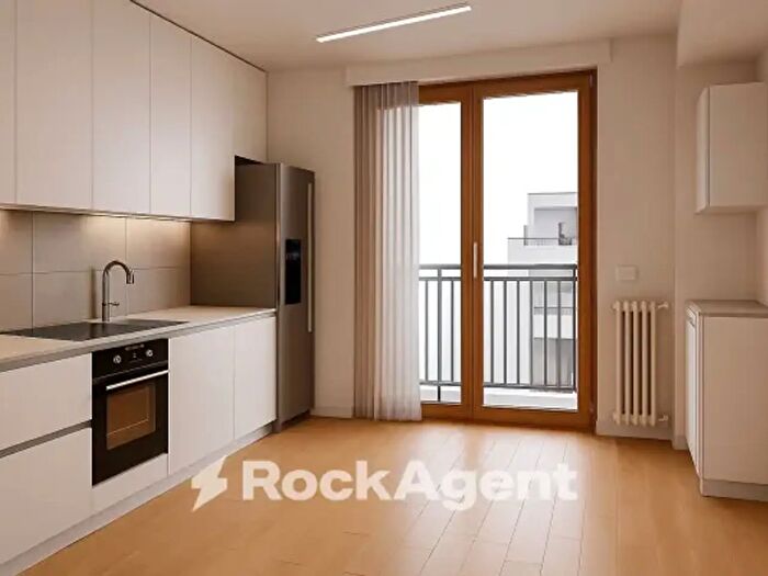 Appartamento trilocale in vendita in Via Augusto Monti, Asti