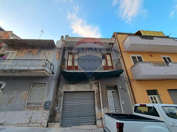 Casa con 6 locali in vendita in Via del Fante, Priolo Gargallo