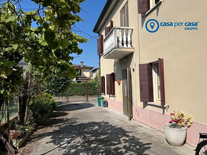 Casa quadrilocale in vendita in Via Magellano, Solesino