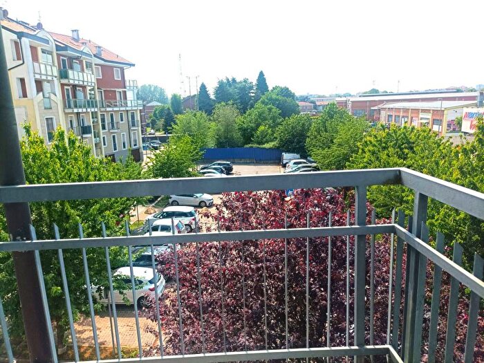 Appartamento trilocale in affitto in Via Juglaris, Mercato Santa Maria, Moncalieri