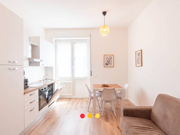 Appartamento trilocale in affitto in Via SantAlessandro Sauli, Pasteur, Milano