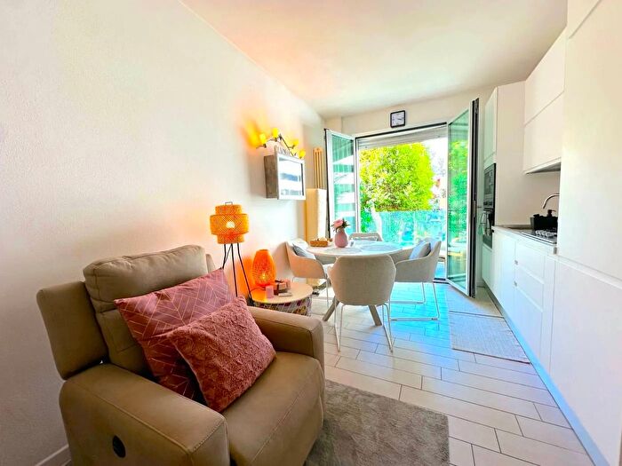 Appartamento monolocale in vendita in Viale Gabriele dAnnunzio Riccione, Riccione