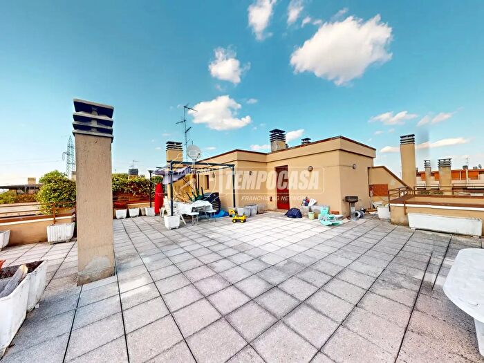 Appartamento trilocale in vendita in Via dé Medici, Cesano Maderno