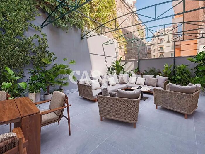 Appartamento trilocale in vendita in Via Archimede, Roma