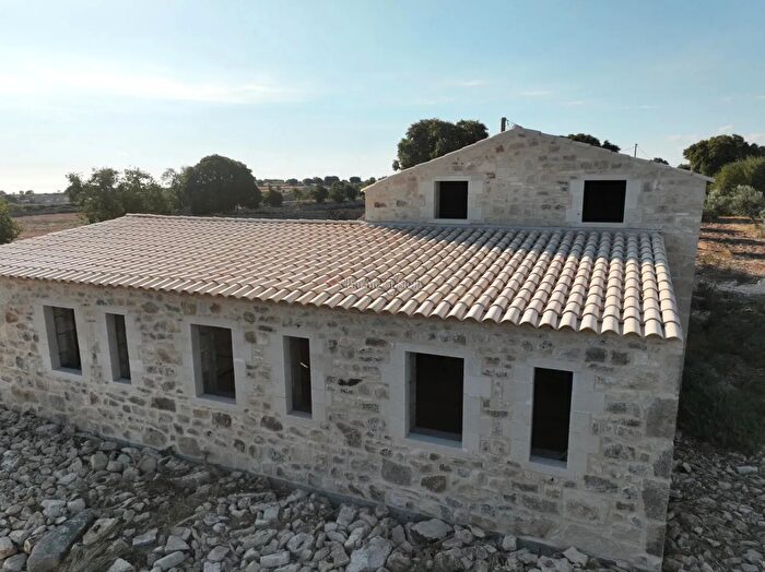 Casa quadrilocale in vendita in Via Comunale Passo Parrino Ganzeria Abremi, Modica