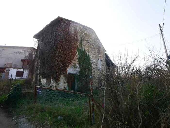 Casa con 6 locali in vendita in Via Giardini Nord, Serramazzoni