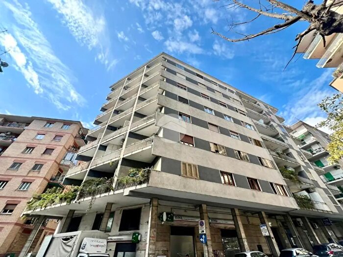 Appartamento monolocale in affitto in Via Giulio Palermo, Napoli