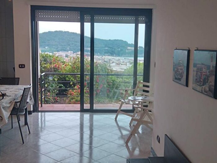 Appartamento con 6 locali in affitto in Via degli Olmi, Gaeta