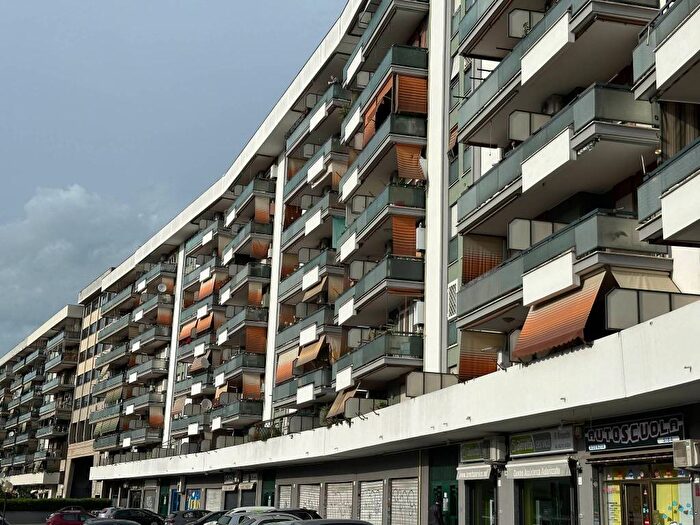Appartamento quadrilocale in affitto in Viale Antonio Ciamarra, Cinecittà, Roma