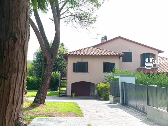 Casa quadrilocale in vendita in Via San Vincenzo, Merate