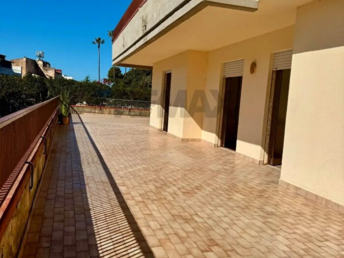 Appartamento con 8 locali in vendita in Viale Italia r, Alcamo