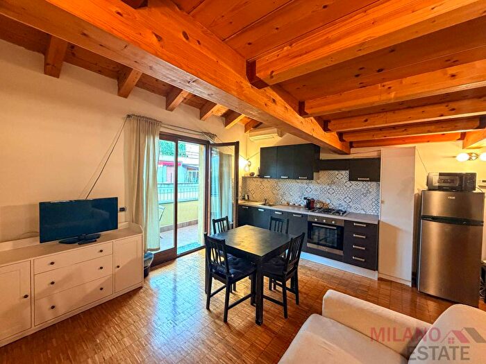 Appartamento bilocale in affitto in Via Cristoforo Gluck, Cascina dei Pomi, Milano