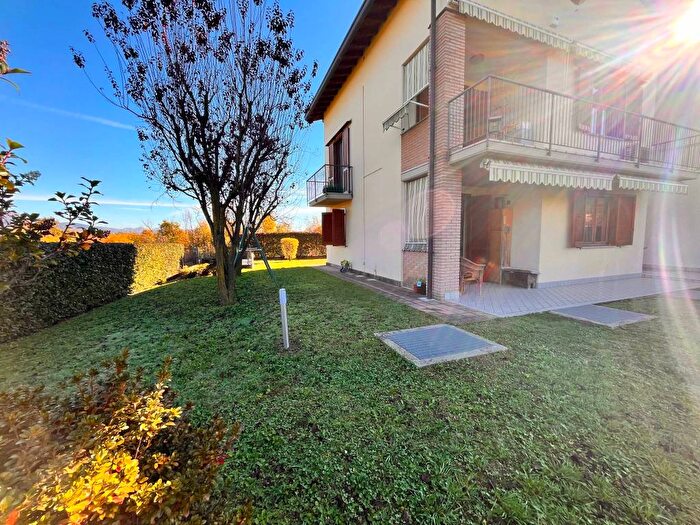 Appartamento trilocale in affitto in Luisago