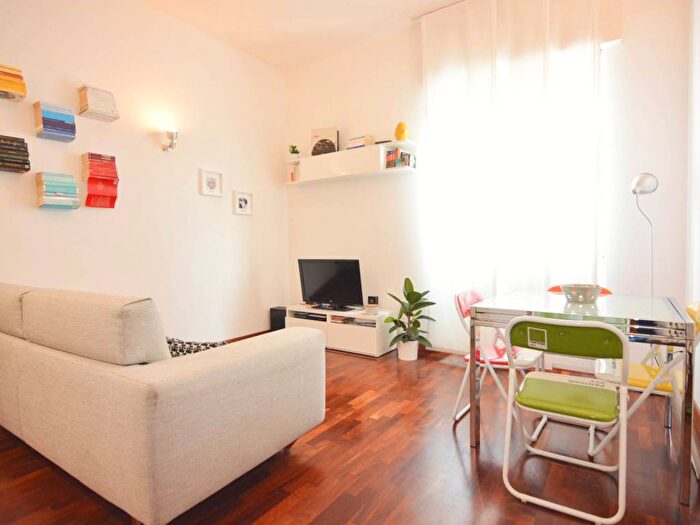 Appartamento bilocale in affitto in via Watt, Barona, Milano