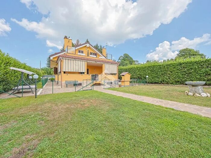 Casa con 6 locali in vendita in Via Mediana, Rocca Priora