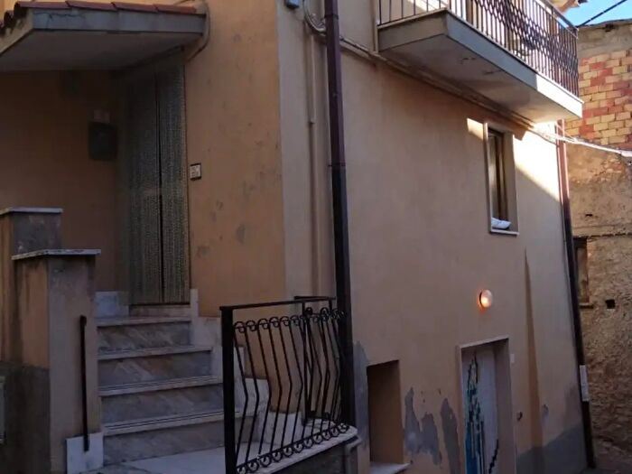 Casa con 5 locali in vendita in Via Cavour, Davoli