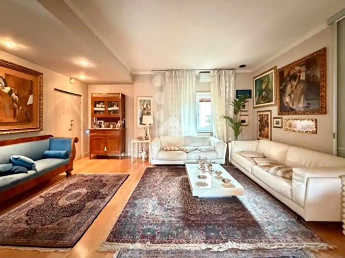 Appartamento con 5 locali in vendita in Via Adige, Rende