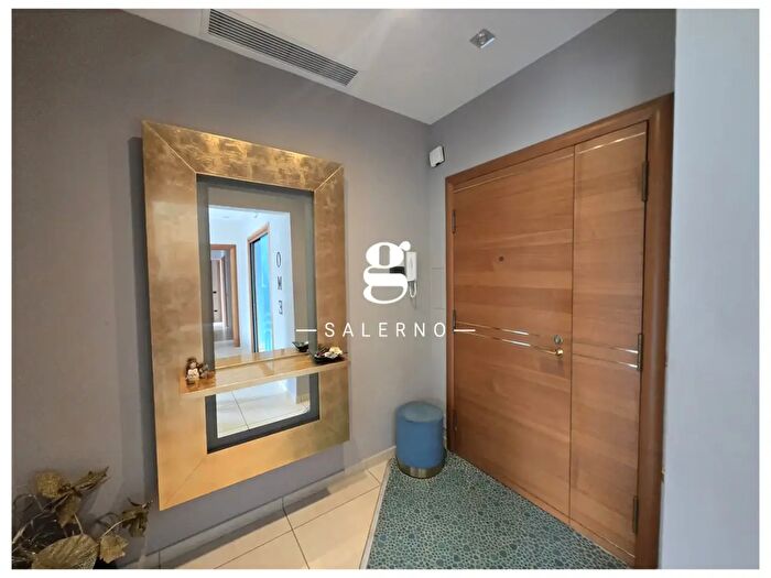 Appartamento con 5 locali in affitto in Via Raffaele di Palo, Salerno