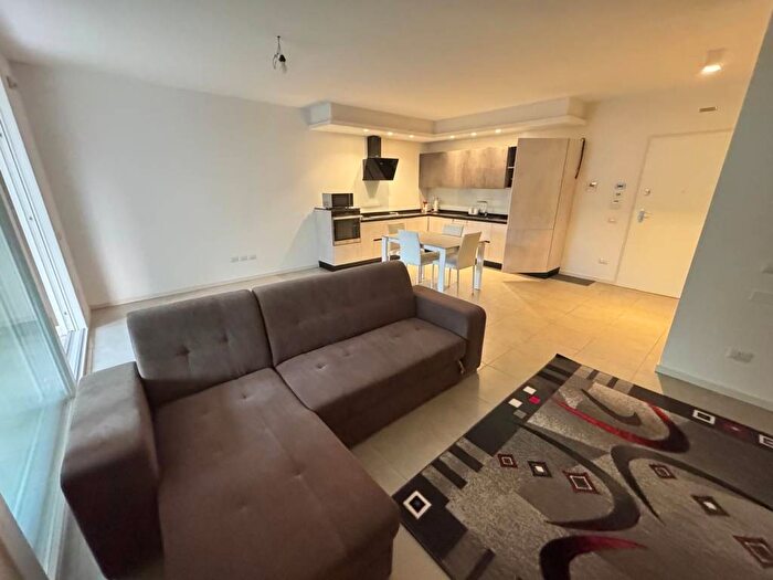 Appartamento trilocale in affitto in Via Guglielmo Marconi, Mejaniga, Cadoneghe