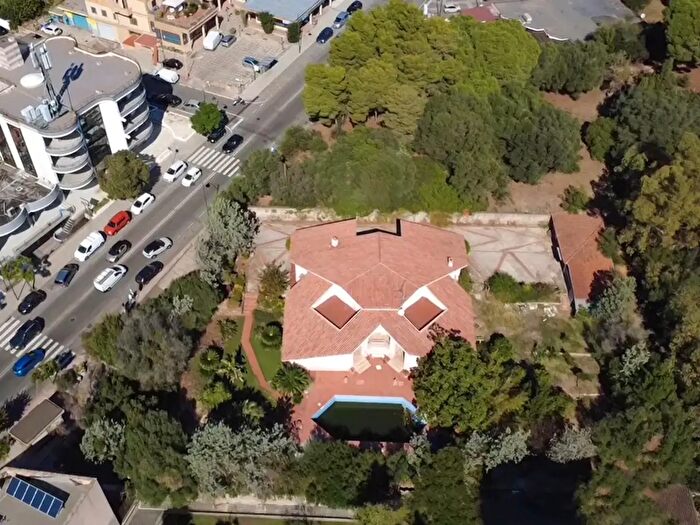 Casa con 5 locali in vendita in Viale Aldo Moro, Olbia