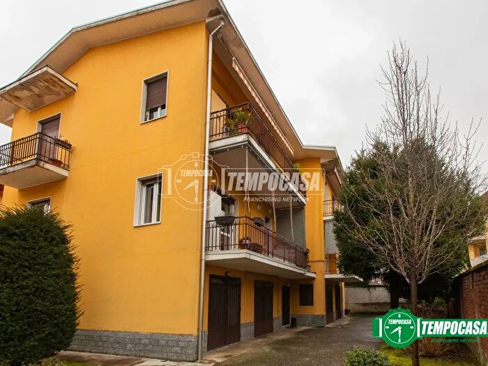 Appartamento trilocale in vendita in Via Edmondo De Amicis, Castellanza