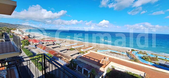 Appartamento quadrilocale in vendita in Via dei Due Mari, Messina