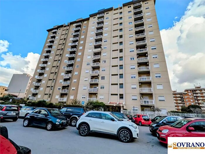 Appartamento con 5 locali in vendita in Palermo