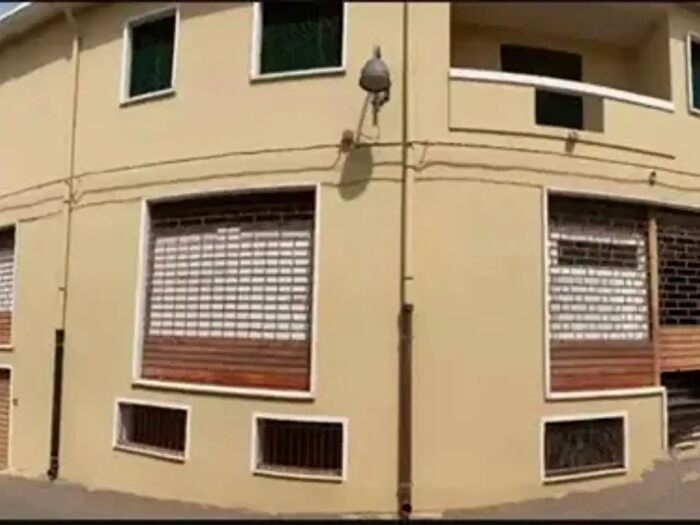 Casa trilocale in vendita in Via Vittorio Emanuele, Uri