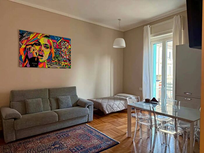 Appartamento monolocale in affitto in Via Nino Bixio, Milano