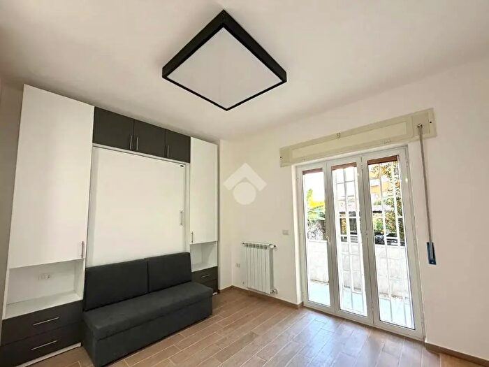 Appartamento monolocale in affitto in Viale Colli Aminei, Napoli