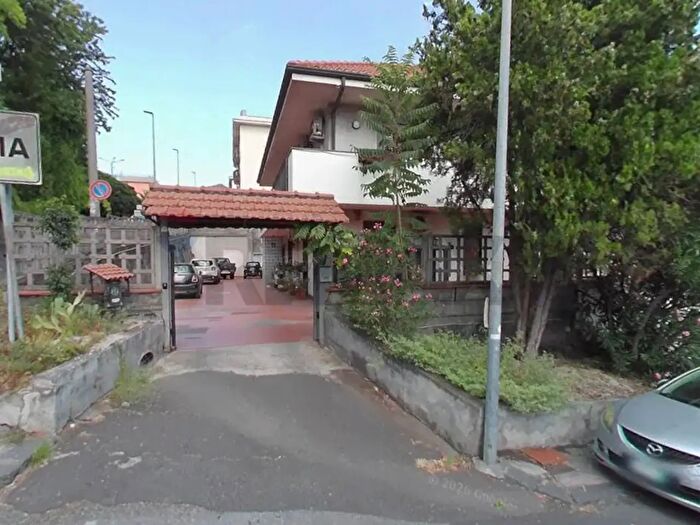 Appartamento con 7 locali in vendita in Via del Canalicchio, Tremestieri Etneo