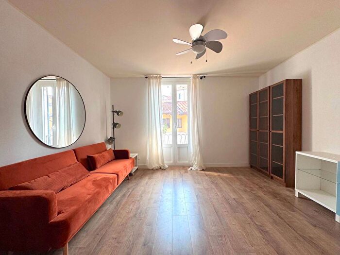 Appartamento trilocale in affitto in vicolo lavandai, Navigli Darsena, Milano