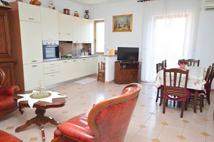 Appartamento quadrilocale in vendita in Crosia Via Colella, Crosia