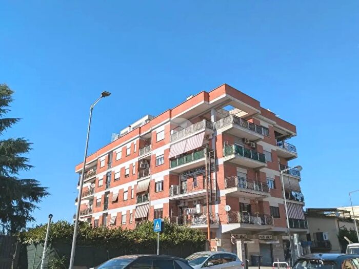 Appartamento trilocale in vendita in Via di Morena, Ciampino