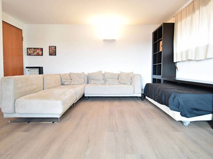 Appartamento monolocale in affitto in Via Savona, Solari, Milano