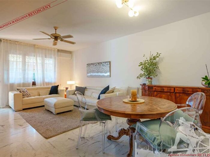 Casa con 6 locali in affitto in Caranna, Forte dei Marmi