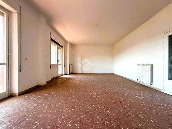 Appartamento trilocale in vendita in Via Monti Lepini, Cisterna Di Latina