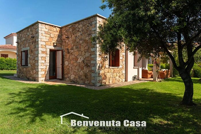 Casa quadrilocale in vendita in Vico Lu Pitrali San Teodoro, San Teodoro