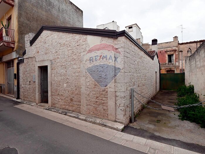 Casa bilocale in vendita in Via del Martiri, Sammichele Di Bari