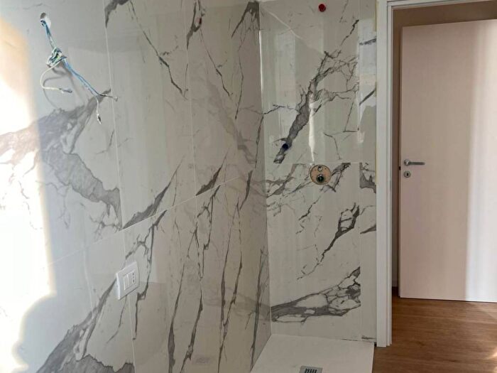 Appartamento bilocale in affitto in Via Plinio, Centro, Erba