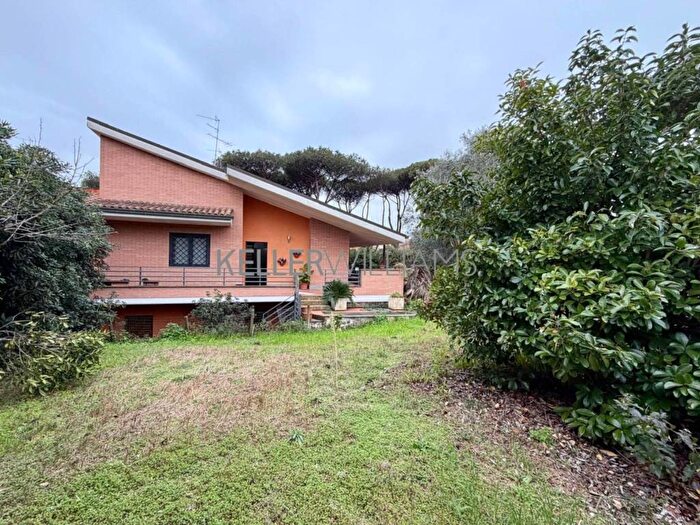 Casa con 5 locali in affitto in Via Giulio Pittarelli, Casal Lumbroso, Roma