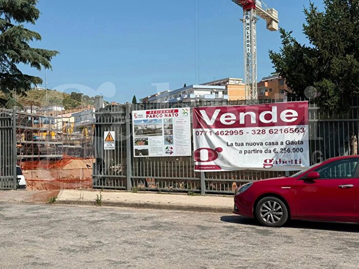 Appartamento trilocale in vendita in Via Calegna, Gaeta