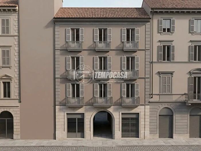 Appartamento con 6 locali in vendita in Via Aurelio Saffi, Casale Monferrato