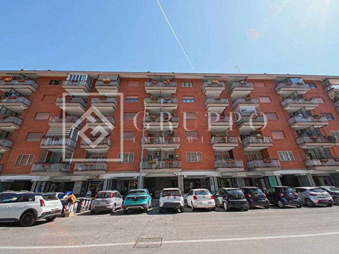 Appartamento trilocale in affitto in Via Amsterdam, Torrino, Roma