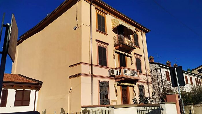 Case in Vendita e in Affitto - 2