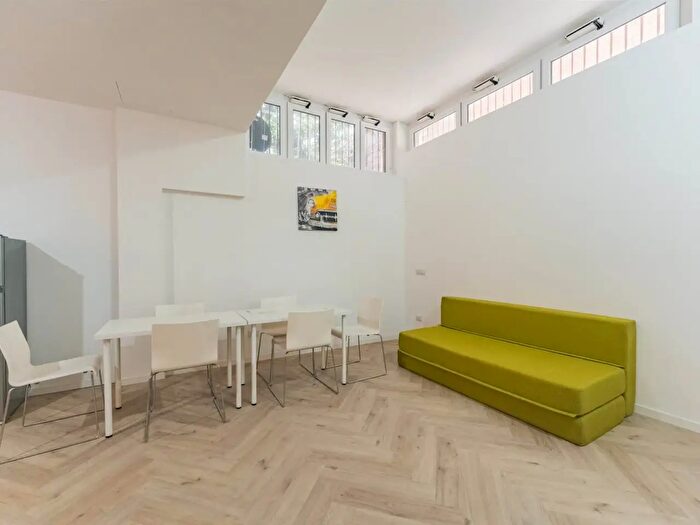 Appartamento trilocale in vendita in Via Baldinucci, Milano