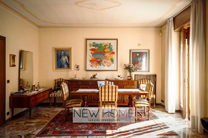 Casa con 6 locali in vendita in Via Alfonsine, Verona