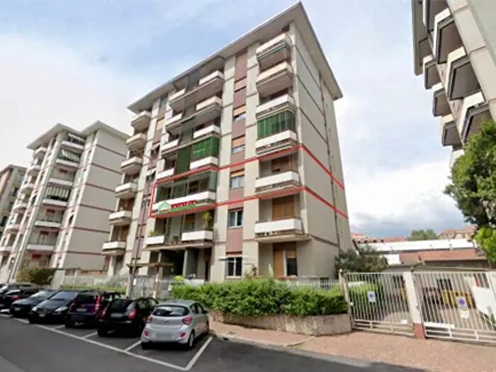 Appartamento quadrilocale in vendita in Via Asmara, Biella